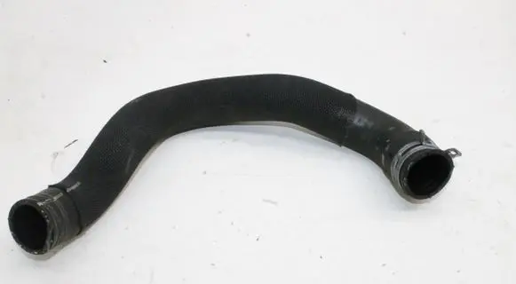 Mercedes-Benz GLA W156 Engine coolant pipe/hose A1332000582
