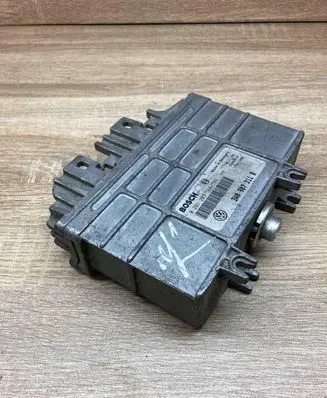 Volkswagen PASSAT B4 Engine control unit/module ECU 3A0907311B 0261203788
