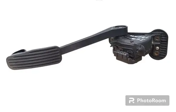 Volvo S60 Accelerator throttle pedal 30636004