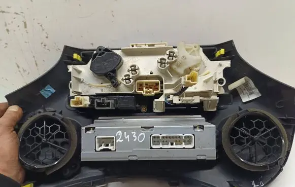 Toyota Yaris Climate control unit 758649