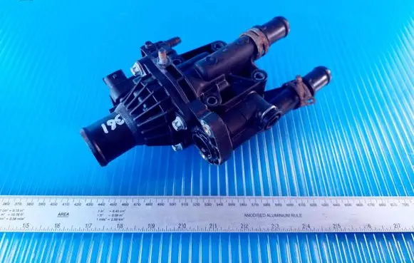 Thermostat/thermostat housing