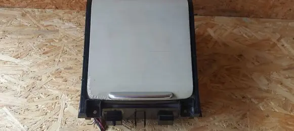 Cup holder front
