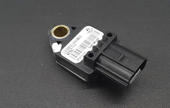 Mitsubishi Outlander Airbag deployment crash/impact sensor 8651A001 39754C 8216RX