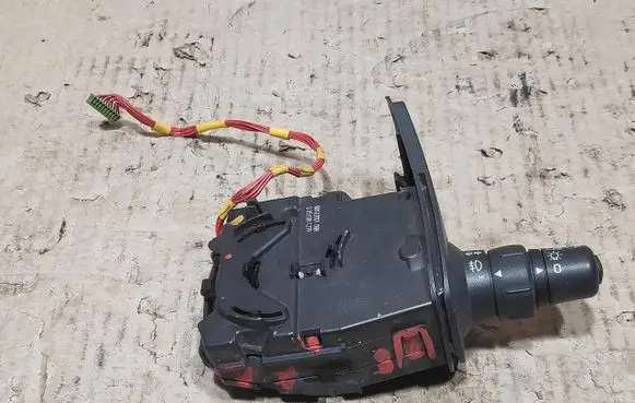 Renault Clio III Fog light switch 88102001088
