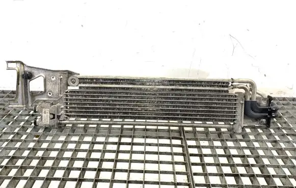 Mercedes-Benz E W212 Engine oil radiator A0005010765