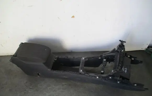 Volkswagen Golf VII Center console