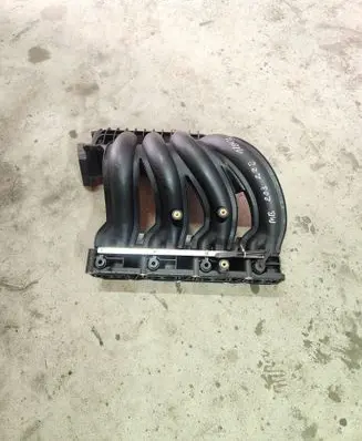 Mercedes-Benz C W203 Intake manifold 6110902337