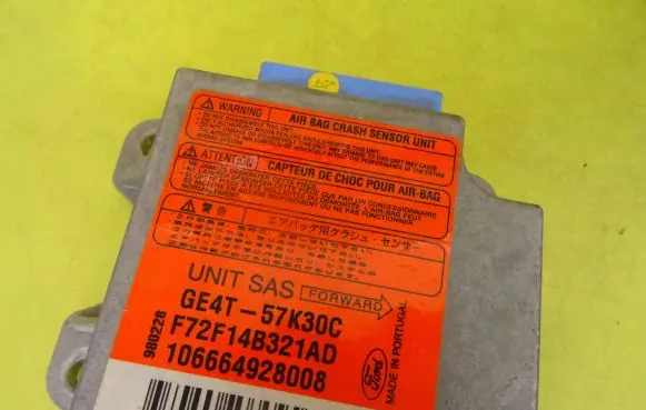 Mazda 626 Airbag control unit/module GE4T57K30C GE4T-57K30C