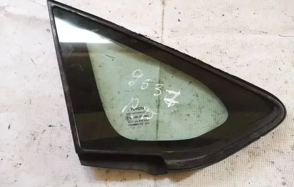 Toyota Auris 150 Front triangle window/glass as2