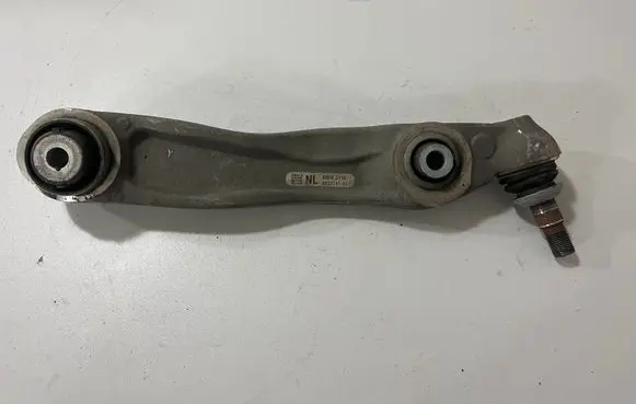 BMW 5 G60 Front lower control arm/wishbone 8837711