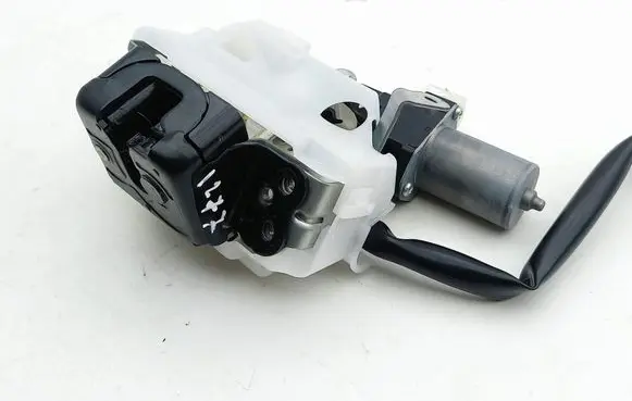 Honda HR-V Tailgate/trunk/boot lock/catch/latch 1638000800