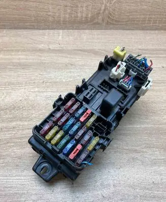 Mitsubishi Lancer Fuse module 4F214464 MB183865