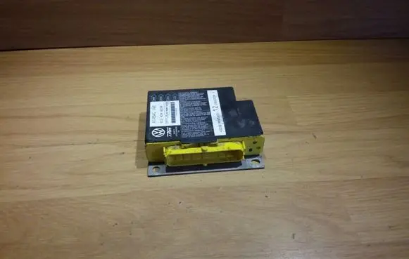 Volkswagen PASSAT B6 Airbag control unit/module 3C0909605M 391125