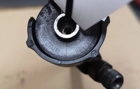 KIA Carens II Fuel injector 0445110258