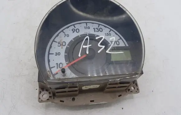 Toyota Aygo AB10 Speedometer (instrument cluster) 838000H031 768030U H03657