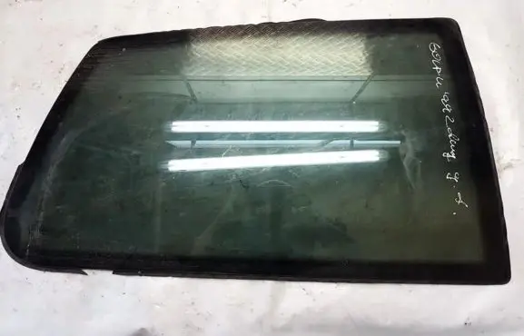 Volkswagen Golf IV Rear side window