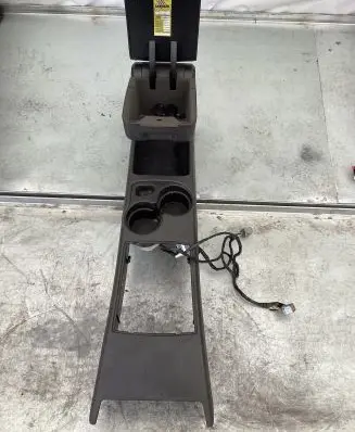Cadillac CTS Armrest 25748142 1GA0068684
