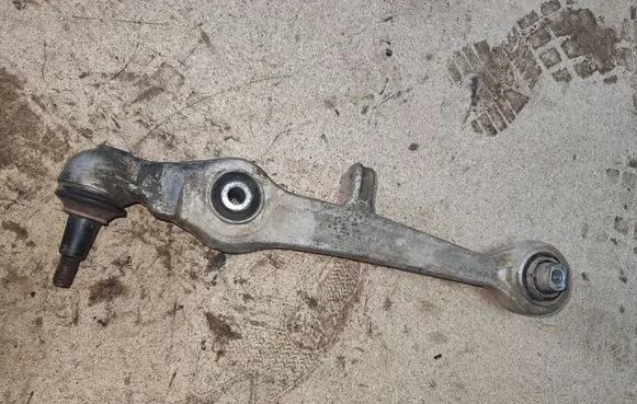 Front lower control arm/wishbone