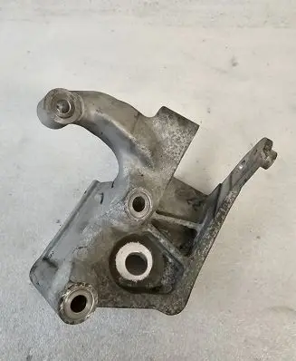 Volvo XC60 Engine mounting bracket 31430490