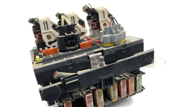 Peugeot Partner BSM Control unit 9675878480