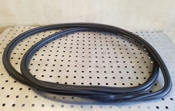 Audi Q7 4L Front door rubber seal