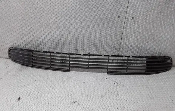 Opel Vectra B Front bumper lower grill 90464532
