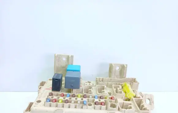 Toyota Avensis T250 Fuse module 905761