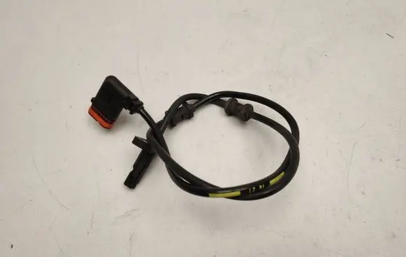 Mercedes-Benz CLS C218 X218 ABS rear brake sensor A2129051001