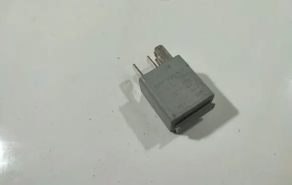 Opel Meriva A Other relay 13100504