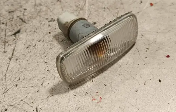 Jeep Grand Cherokee Front fender indicator light T090001 0203