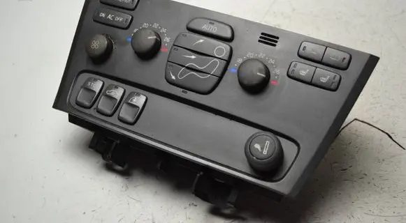Volvo V70 Climate control unit 