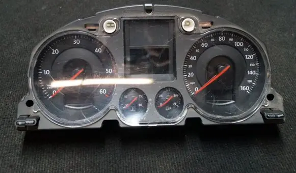 Volkswagen PASSAT B6 Speedometer (instrument cluster) 3C0920960K