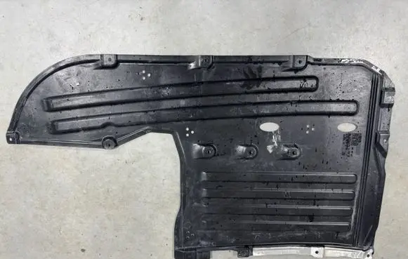 BMW 4 G22 G23 G24 G26 Front underbody cover/under tray 7447151