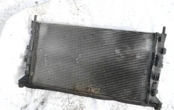 Ford Focus Coolant radiator 3m5h8005rk