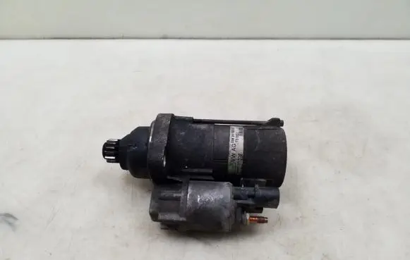 Volkswagen Golf V Starter motor 02M911023N