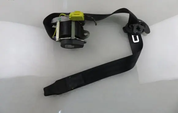 Volkswagen Golf V Front seatbelt 1K3857705C