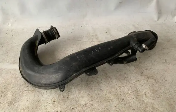 Ford Focus Intercooler hose/pipe BV6118045LBB
