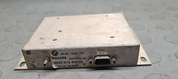 BMW 7 E38 Antenna control unit 8361757