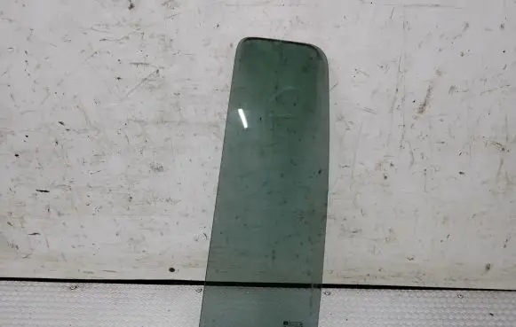 Opel Zafira A Rear vent window glass 