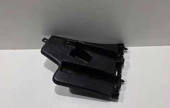 Volvo S60 Front bumper mounting bracket 30796626