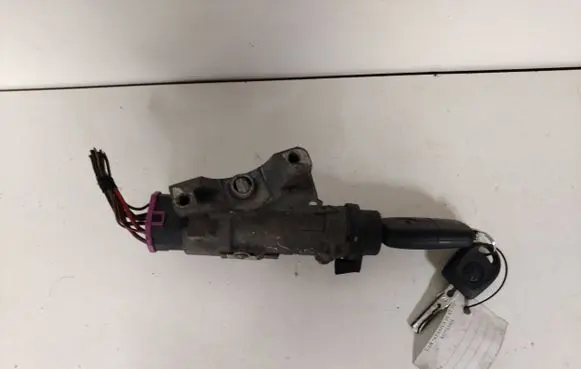 Volkswagen Polo IV 9N3 Ignition lock 4B0905851G
