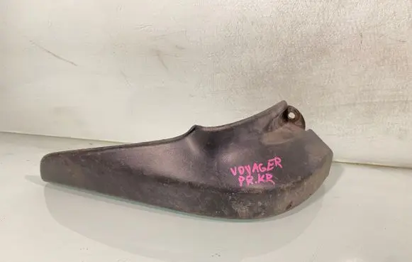 Chrysler Voyager Front mudguard 