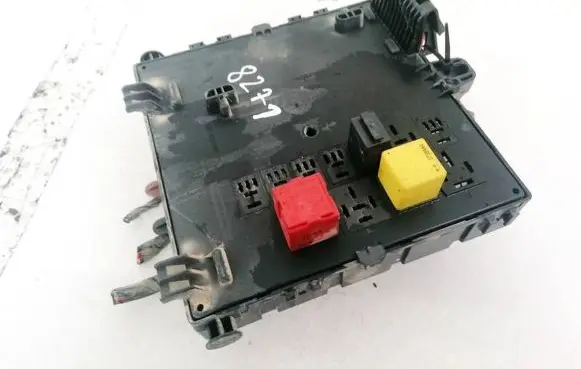 Saab 9-3 Ver2 Fuse box set 09288740 532150018