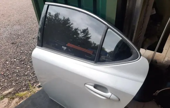 Lexus IS 220D-250-350 Rear door 1G1