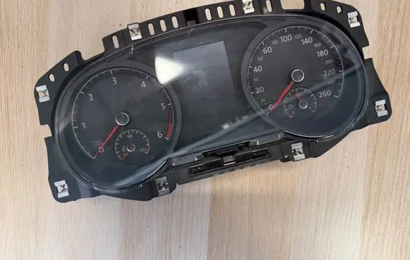 Volkswagen Golf VII Speedometer (instrument cluster) 5G1920741B