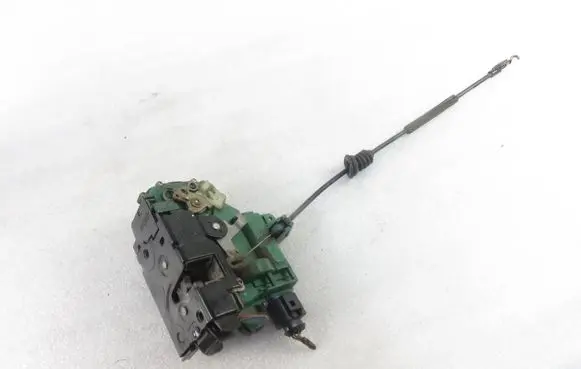 Seat Cordoba (6L) Front door lock