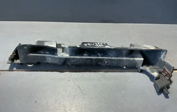 Peugeot 407 Front bumper mounting bracket 9644645680