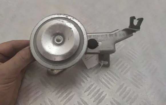 Porsche Cayenne (92A) Horn signal 7P5951193 7P5951101B