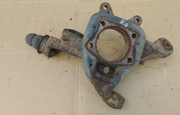 Rear wheel hub spindle/knuckle