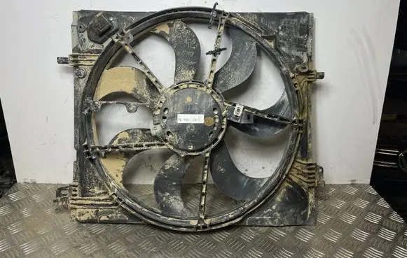 Nissan Qashqai Radiator cooling fan shroud T89176B